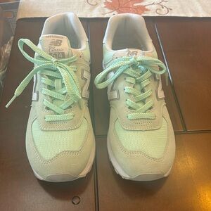 Like New Light Green New Balance Sneakers Classic 574 Size 10